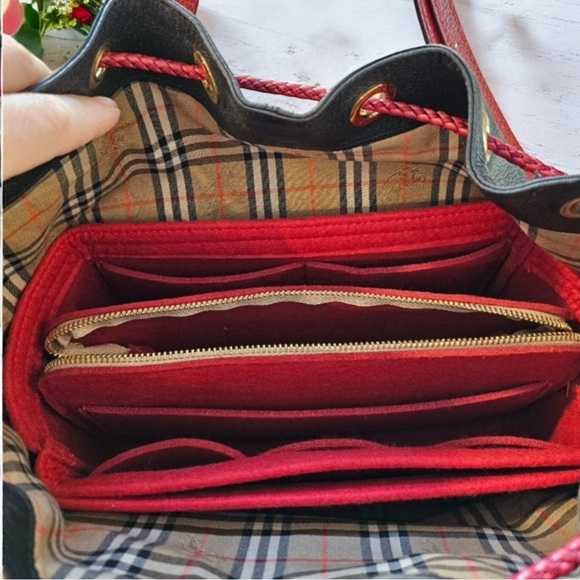 Vintage Burberry’s Black Leather Drawstring Bucket Bag & Burberry Bag Charm Set - Picture 12 of 16